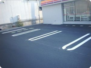 コンビニ駐車場ライン工事　施工後